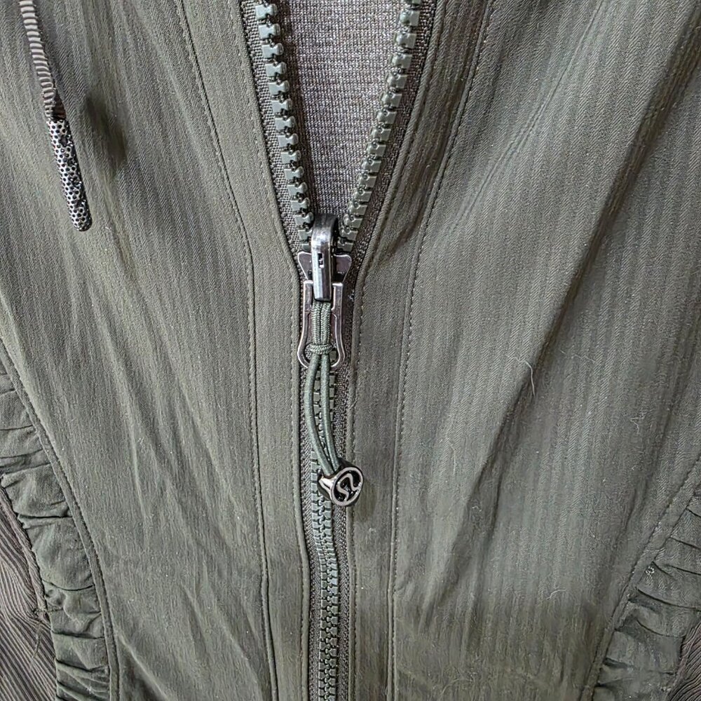 Lululemon Women’s Hunter Green Full-Zip Jacket – Size 8 – Activewe - Picture 13 of 14